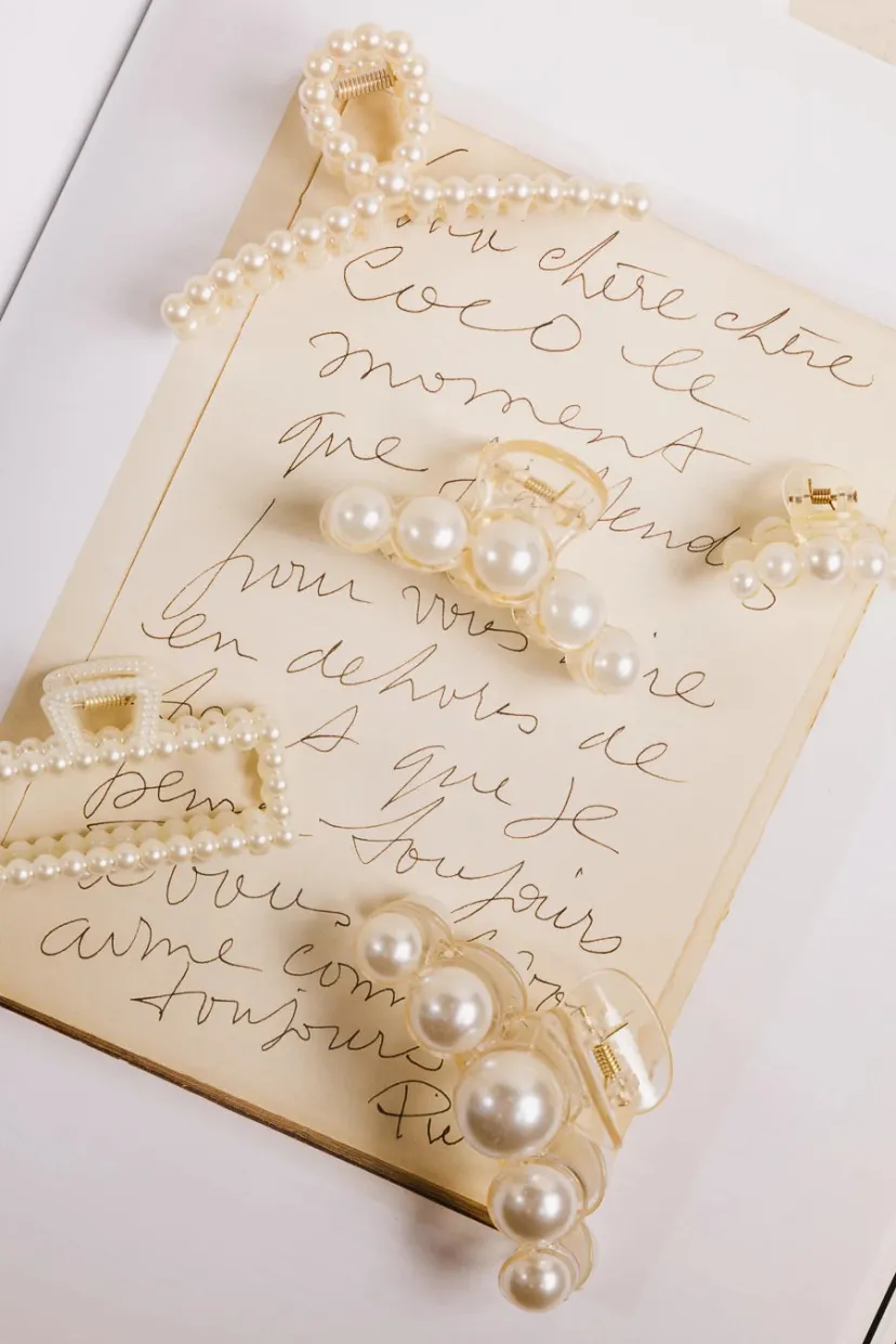 Hair Accessories>Bohme Oversized Pearl Claw Clip in Large White