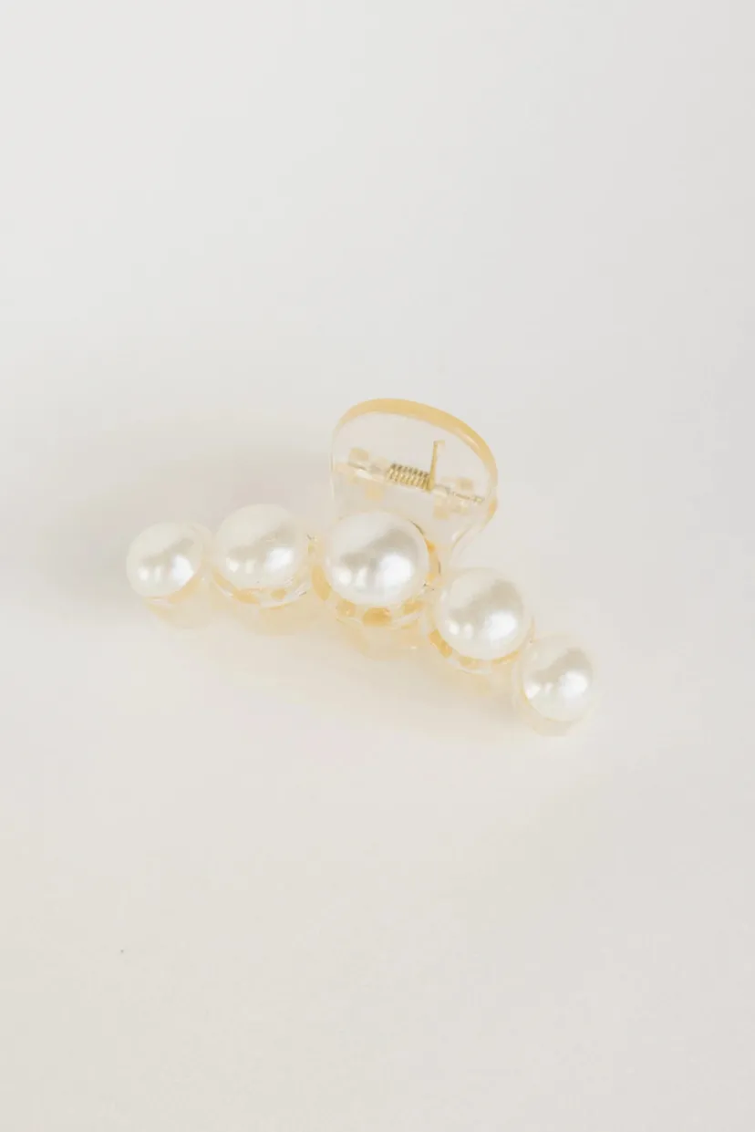 Hair Accessories>Bohme Oversized Pearl Claw Clip in Medium White